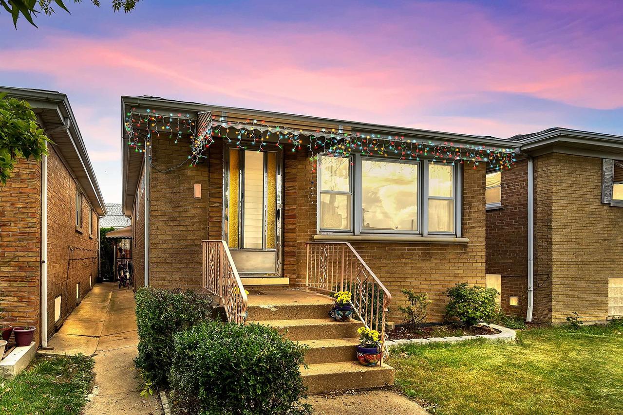 5836 W Diversey Ave., Chicago, IL 60639