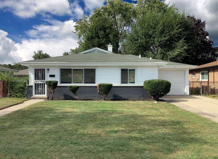 1272 Burnham Ave., Calumet City, IL 60409