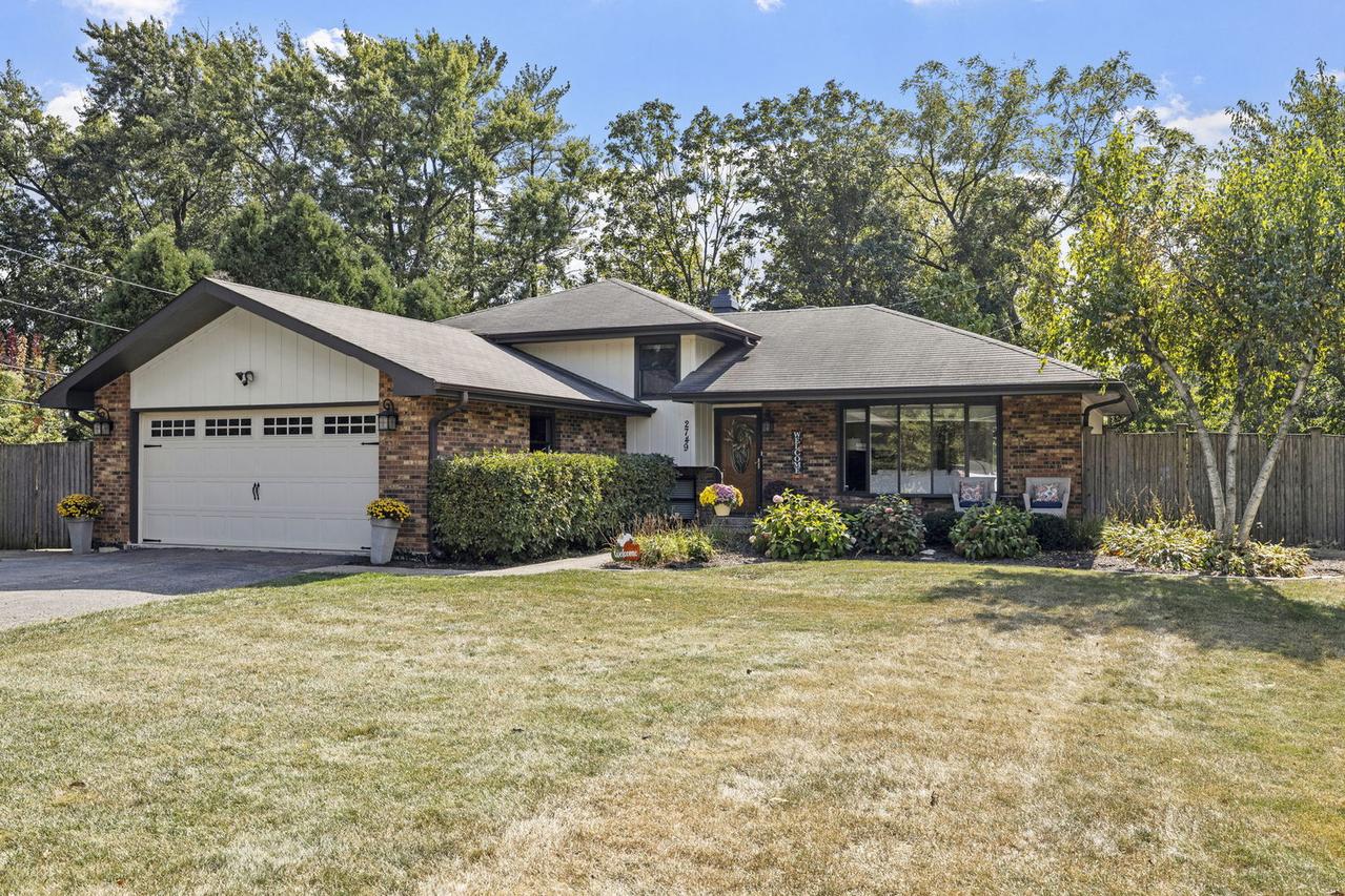 2749 College Rd., Downers Grove, IL 60516