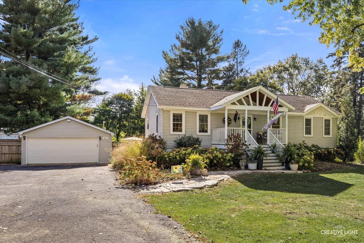 28w671 Rogers Ave., Warrenville, IL 60555
