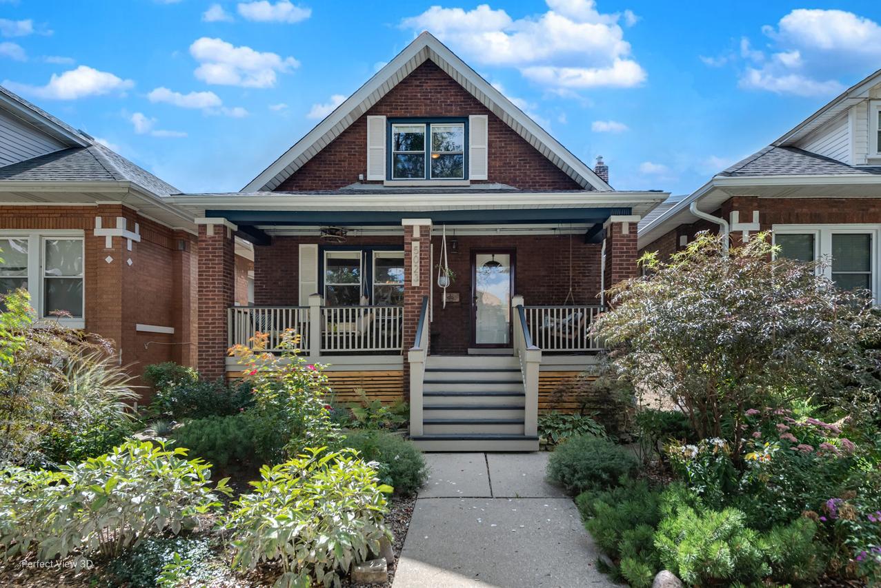 5023 W Oakdale Ave., Chicago, IL 60641