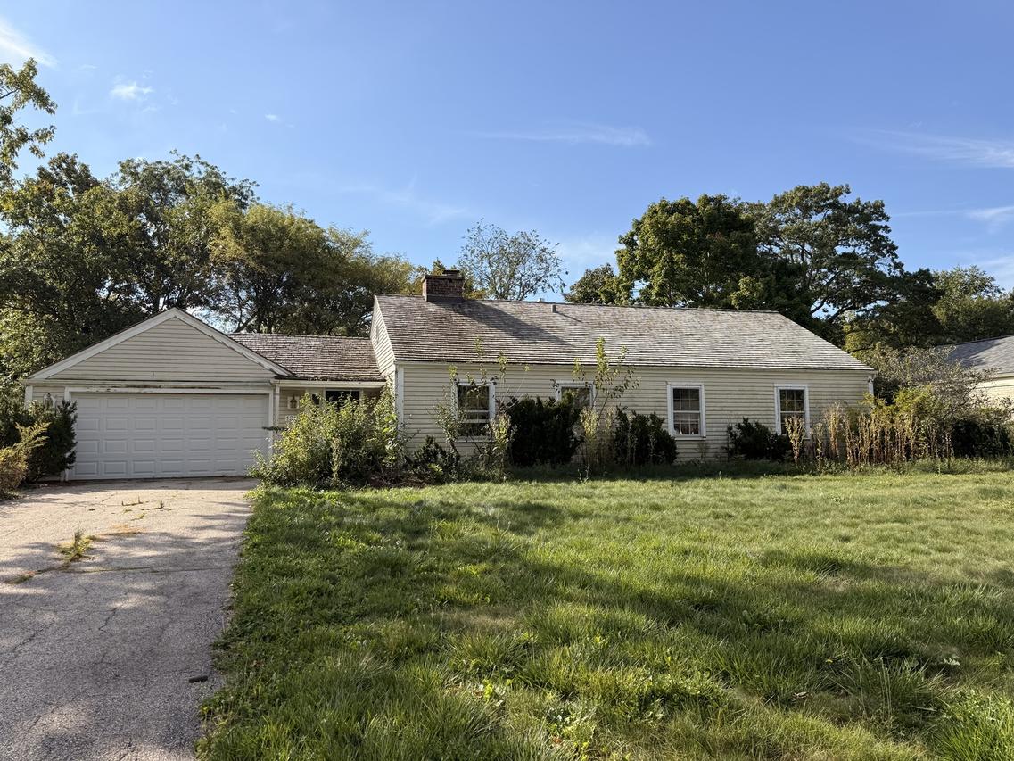 1219 Ridgewood Dr., Northbrook, IL 60062