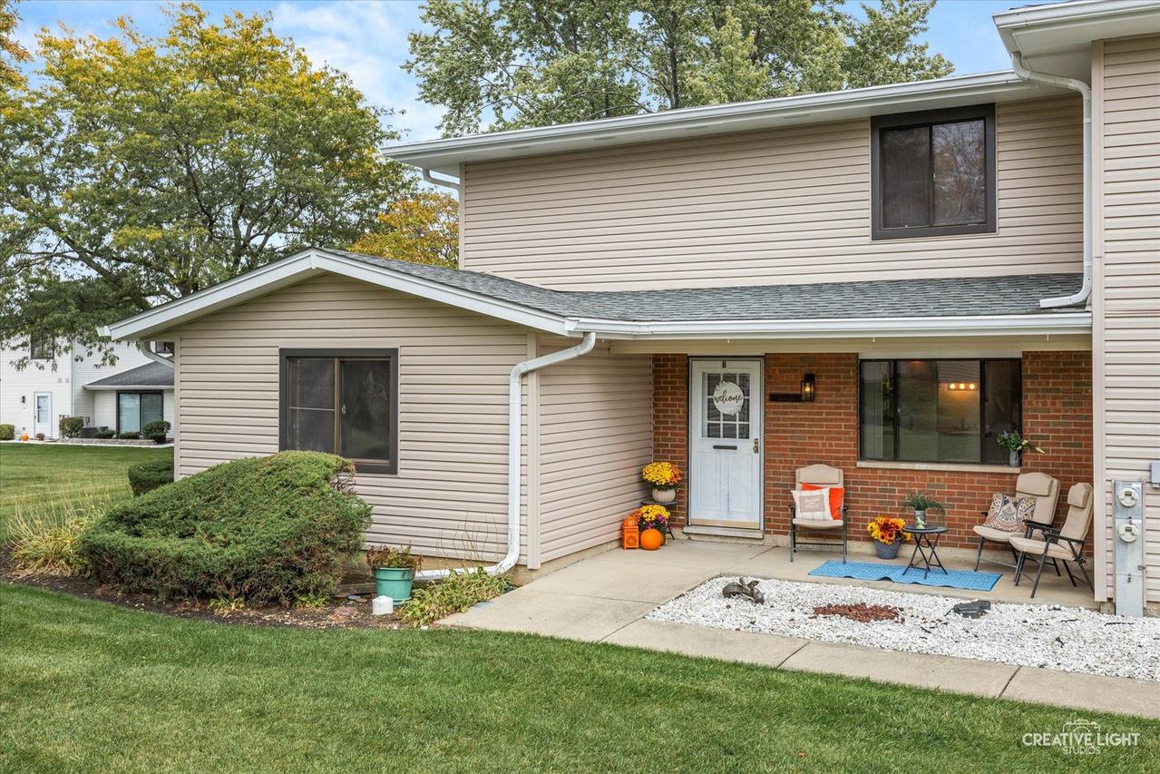 135 Fairlane Ct. #B, Bloomingdale, IL 60108