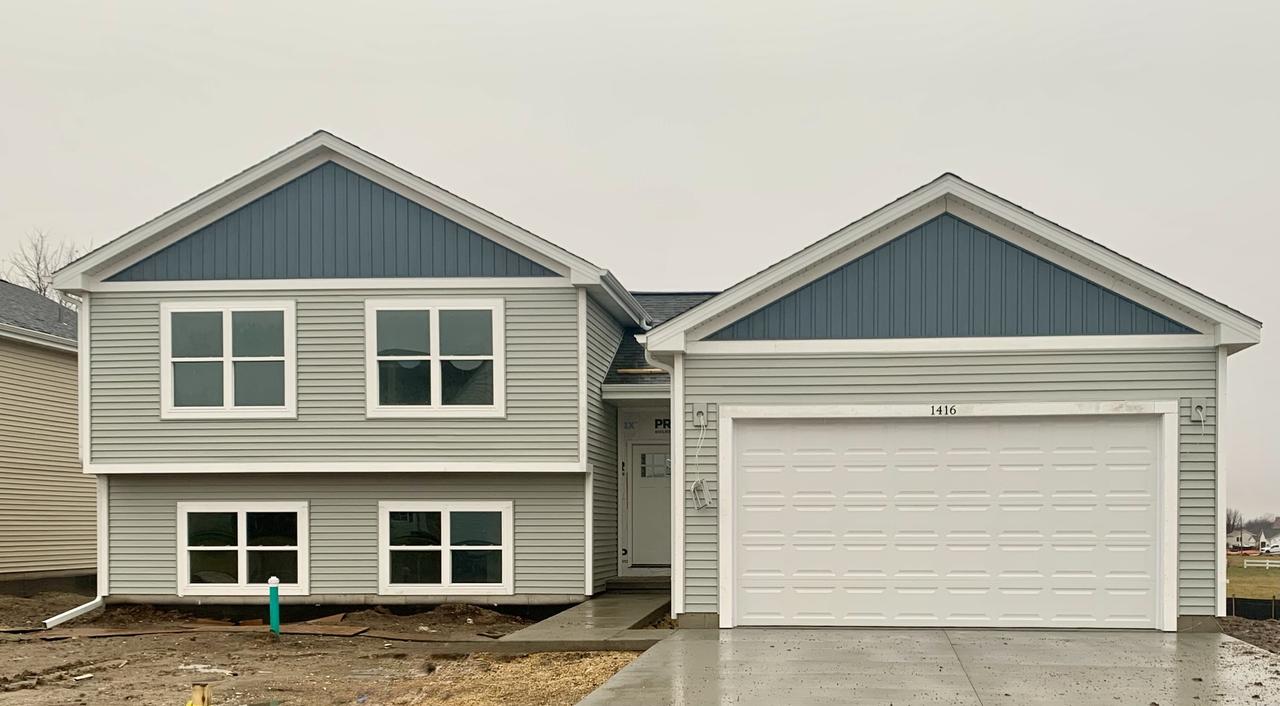 1416 Sage Ln., Harvard, IL 60033