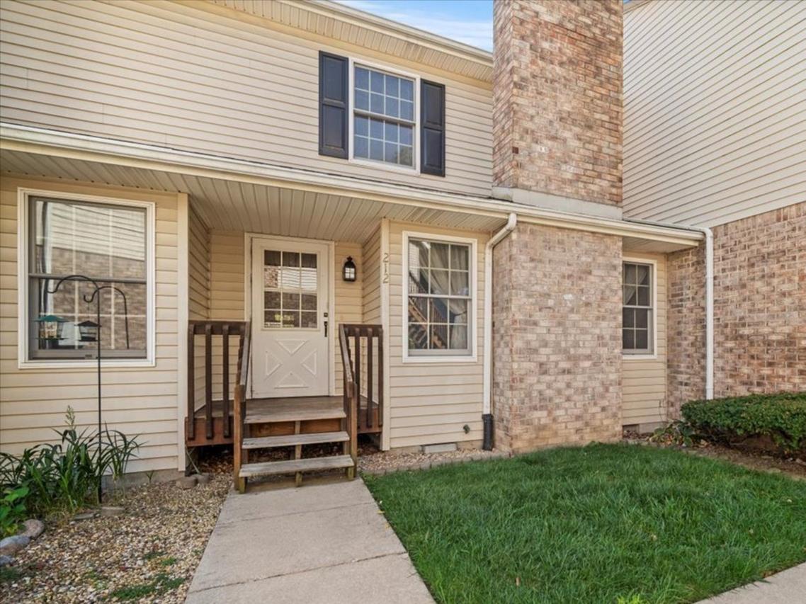 903 N Linden St. #212, Normal, IL 61761