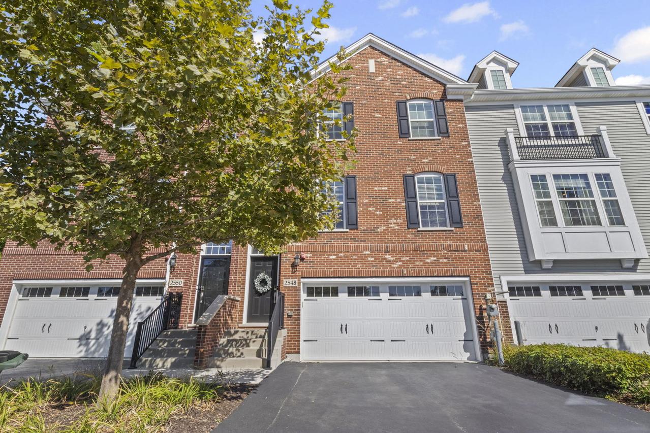 2548 Huntleigh Ln., Woodridge, IL 60517