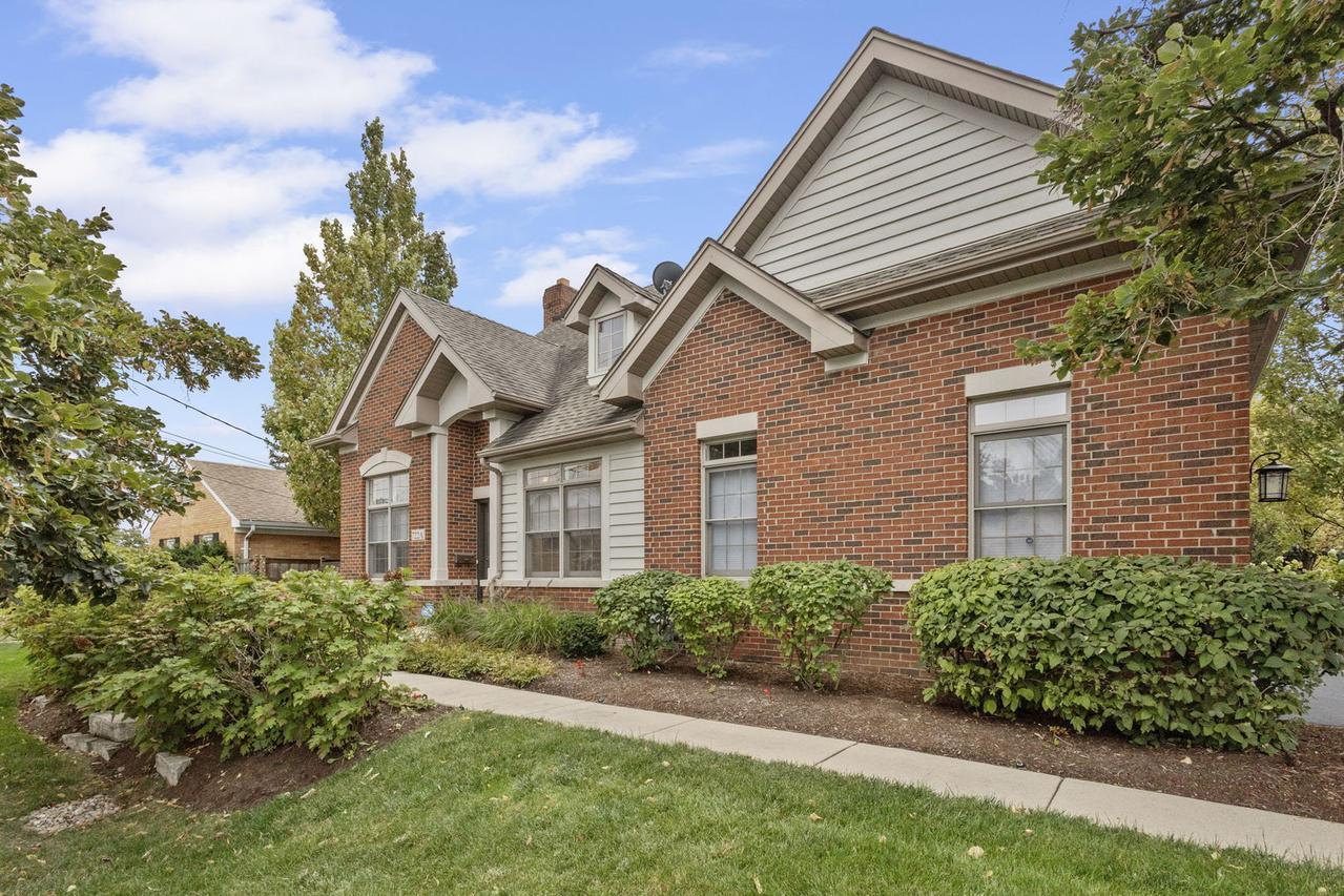 722 N Northwest Hwy. #A, Park Ridge, IL 60068