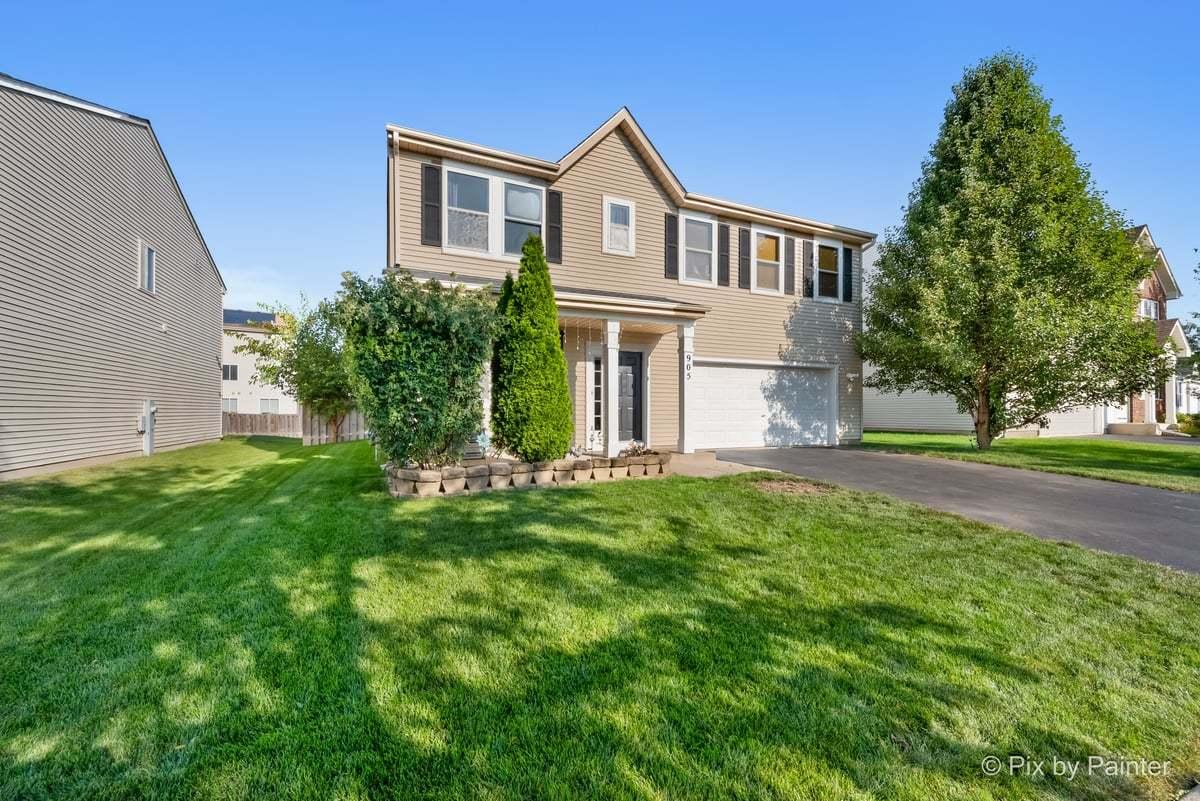 905 Shelter Island Ln., Pingree Grove, IL 60140