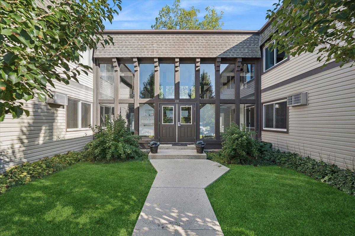 131 E Mill St. #104, Wauconda, IL 60084