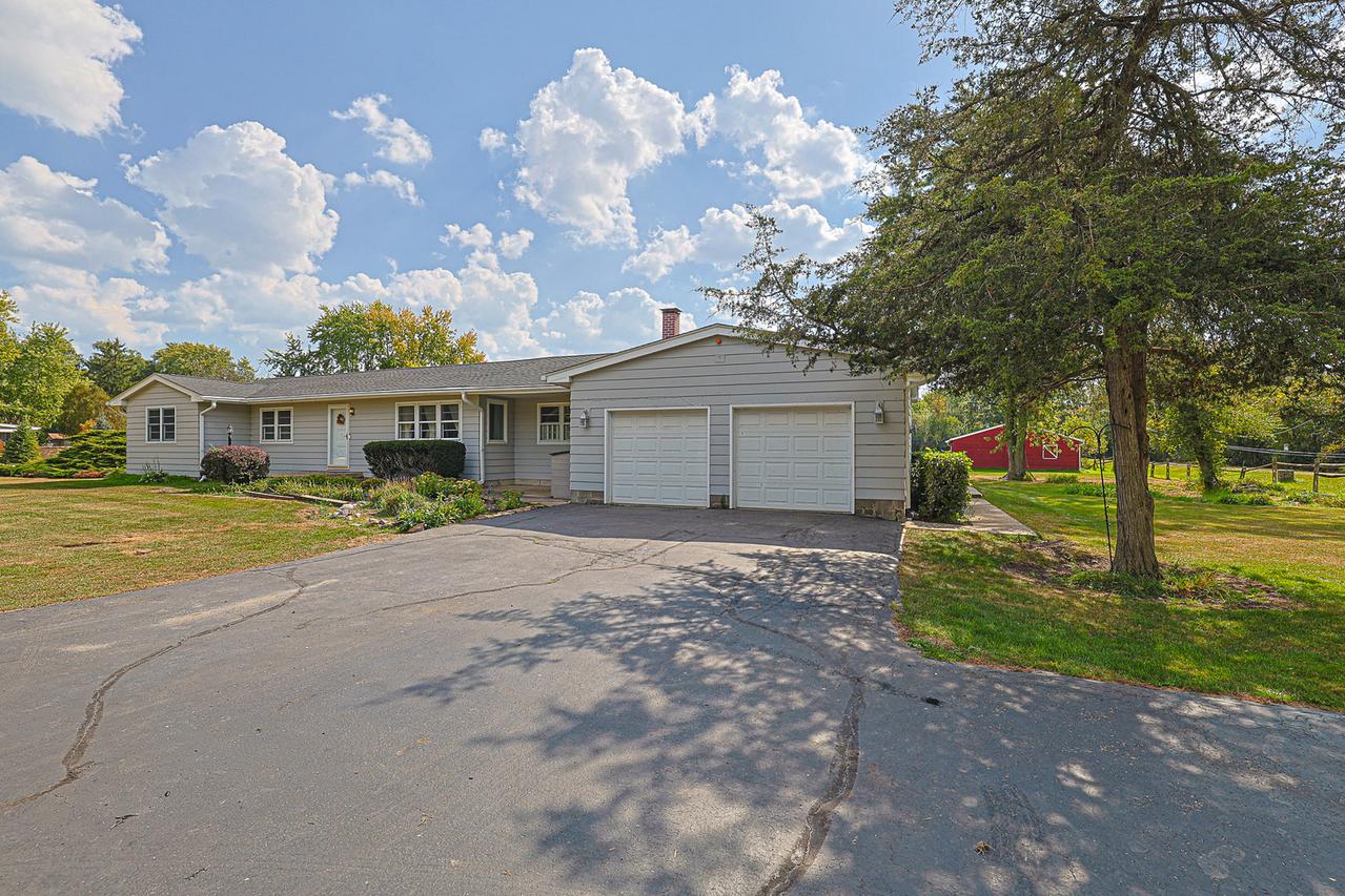 921 Guerin Rd., Libertyville, IL 60048