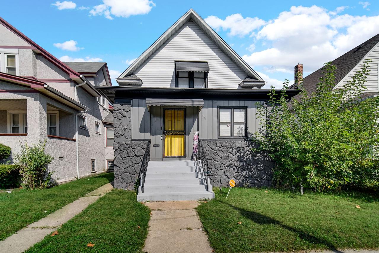 5440 W Cortez St., Chicago, IL 60651