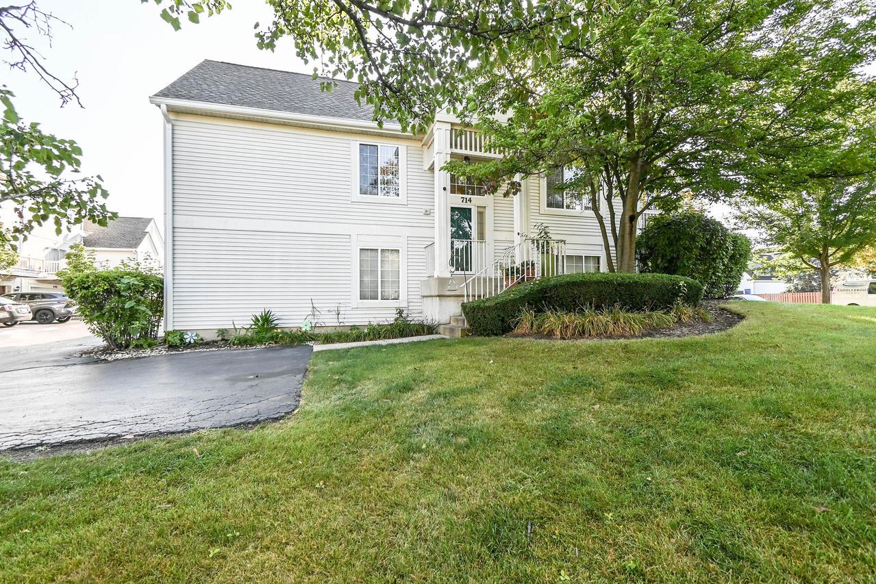 714 S Rosehall Ln., Round Lake, IL 60073