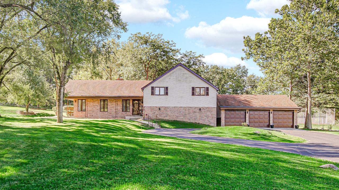 3317 E Buried Oak Dr., Crete, IL 60417