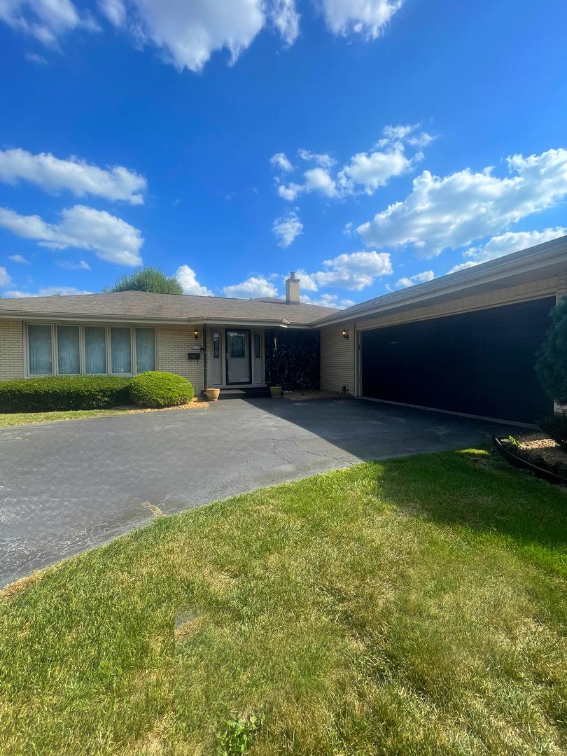 17129 Greenwood Ave., South Holland, IL 60473