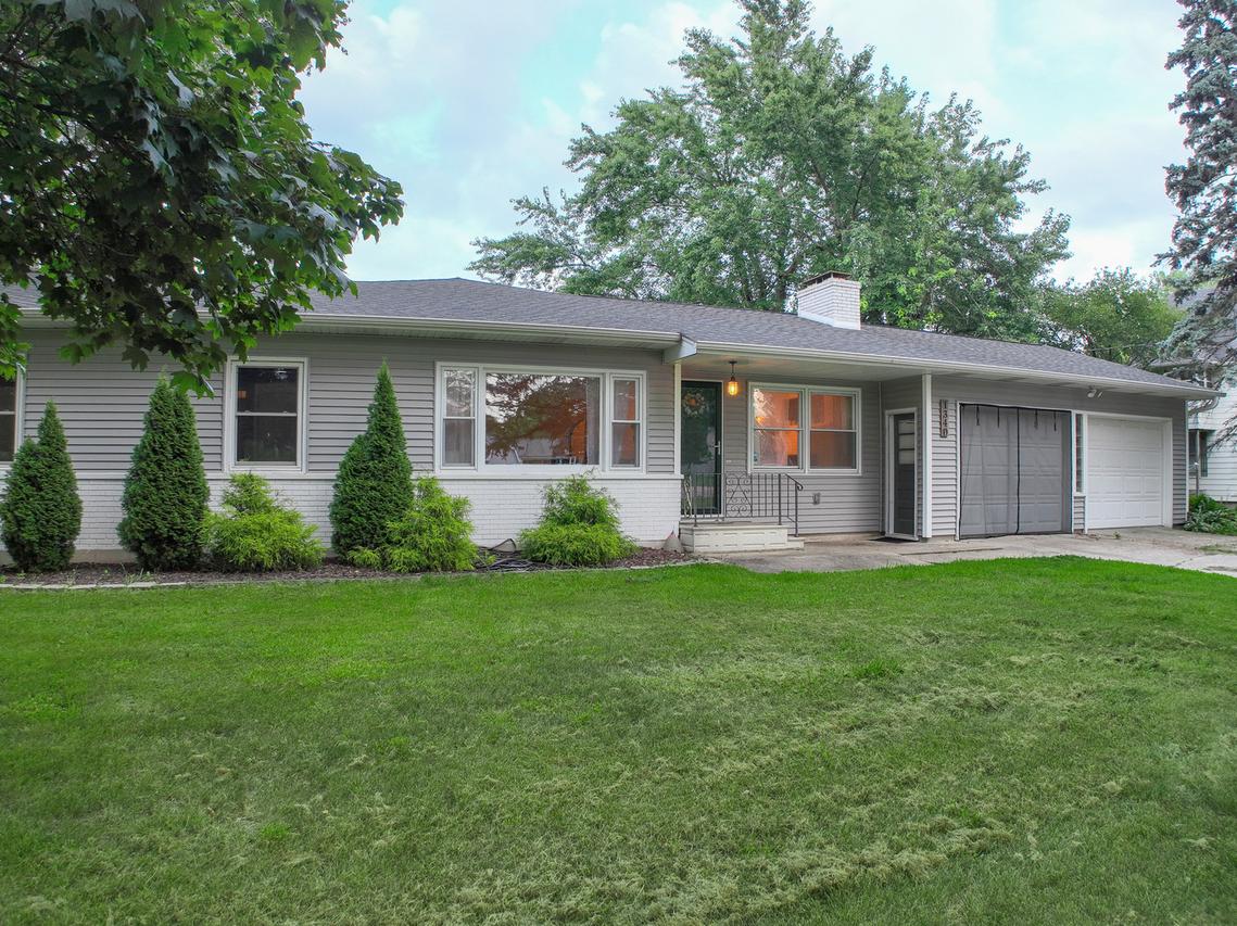 1340 N Main St., Sycamore, IL 60178