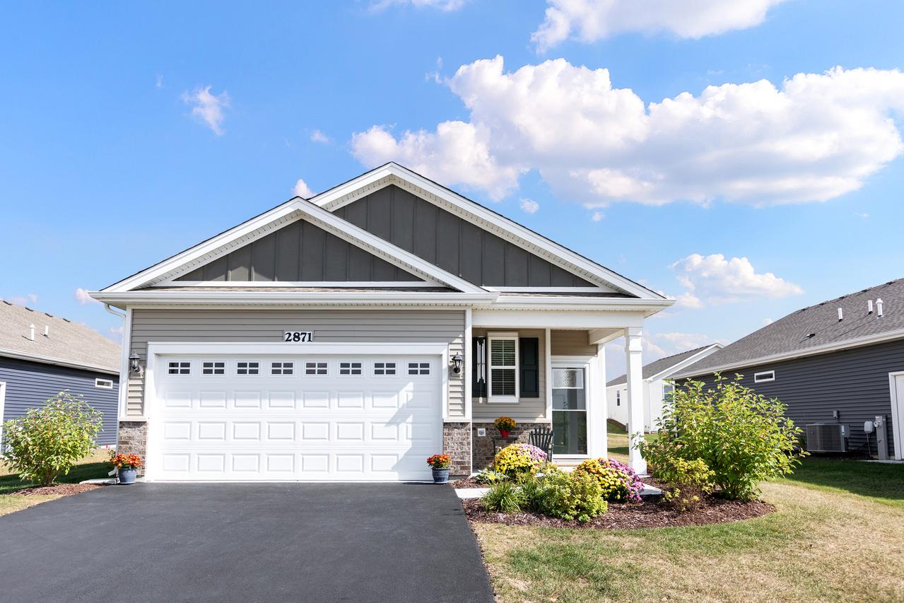 2871 Harnish Dr., Algonquin, IL 60102