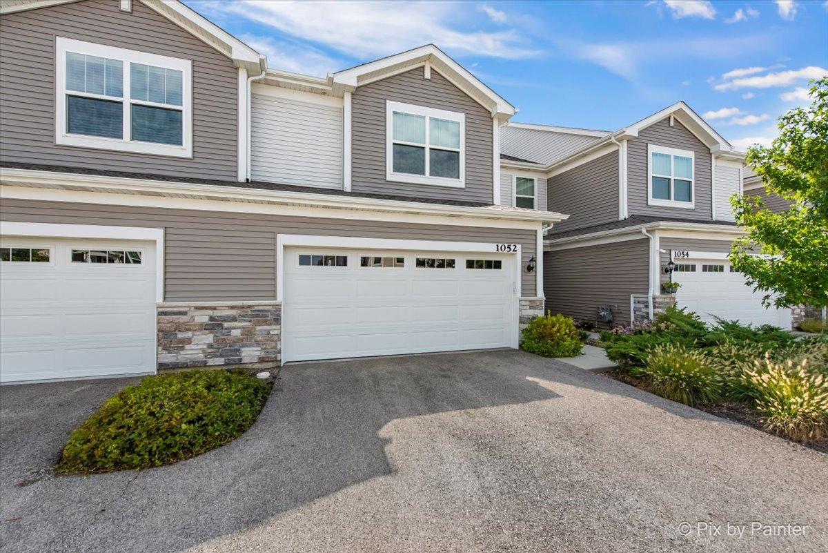 1052 Moraine Dr., South Elgin, IL 60177