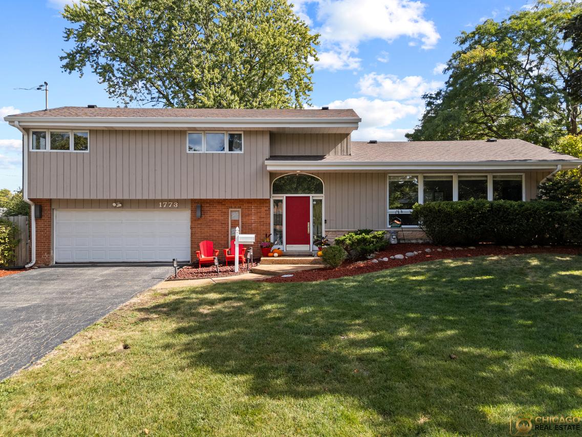 1773 Winthrop Rd., Highland Park, IL 60035