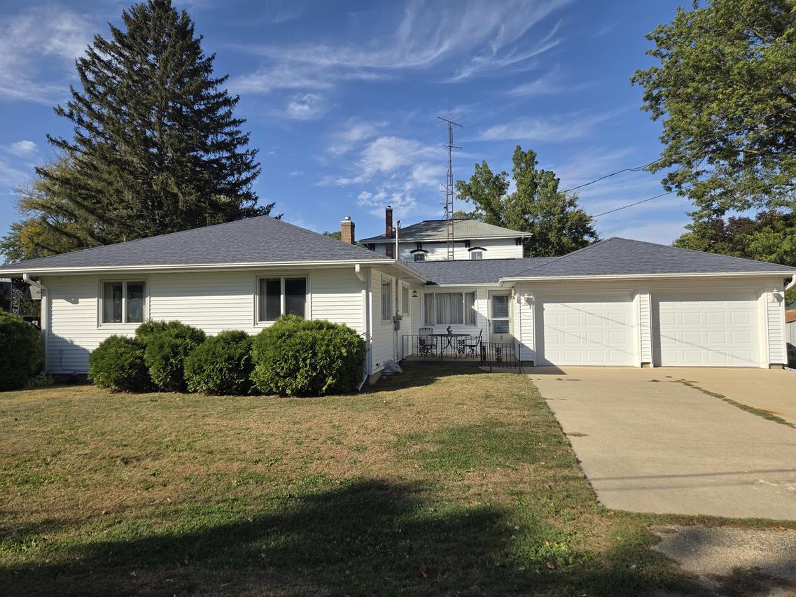 109 S Ridge Rd., Shannon, IL 61078