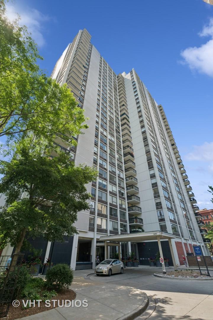 1460 N Sandburg Ter. #208, Chicago, IL 60610