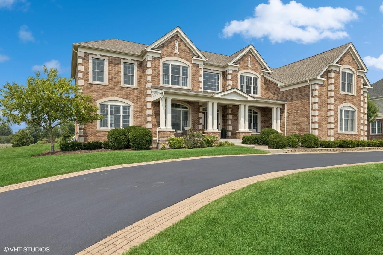 28 Shenandoah Cir., South Barrington, IL 60010