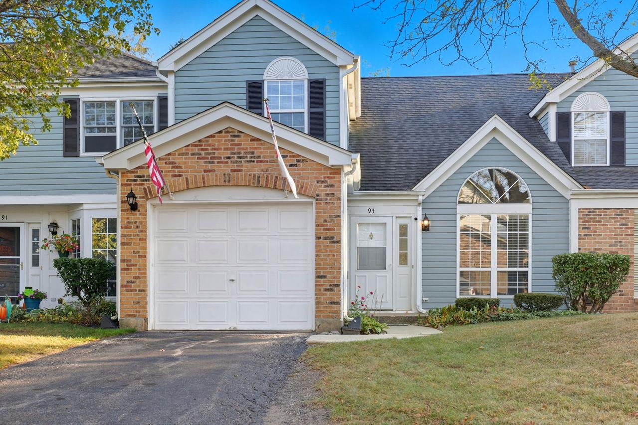 93 Berkshire Ct., Gurnee, IL 60031