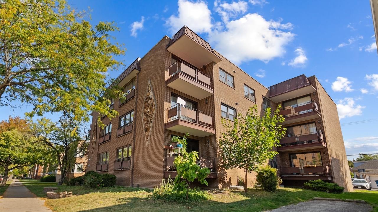 6517 N California Ave. #303, Chicago, IL 60645