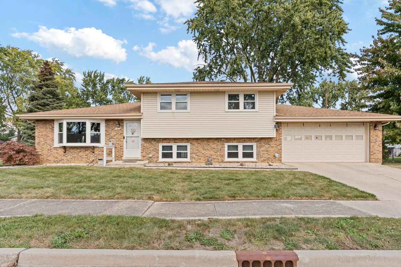 2319 Taylor St., Joliet, IL 60435