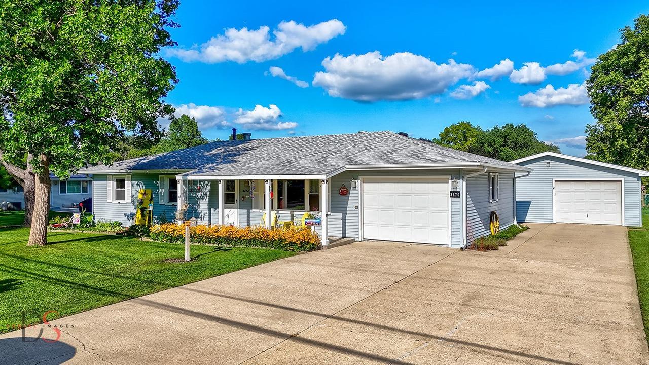 3670 School Dr., Morris, IL 60450