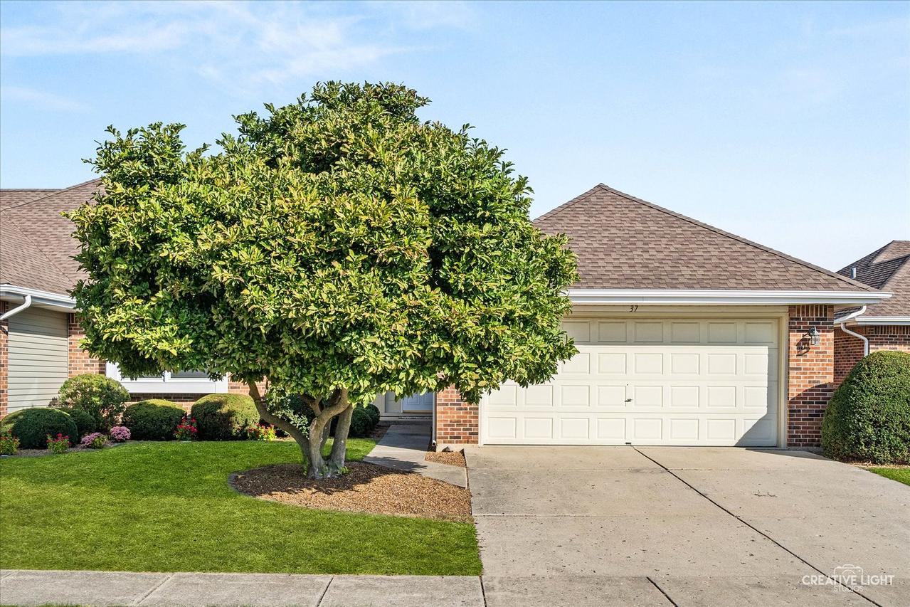 37 Fallcreek Cir., Montgomery, IL 60538
