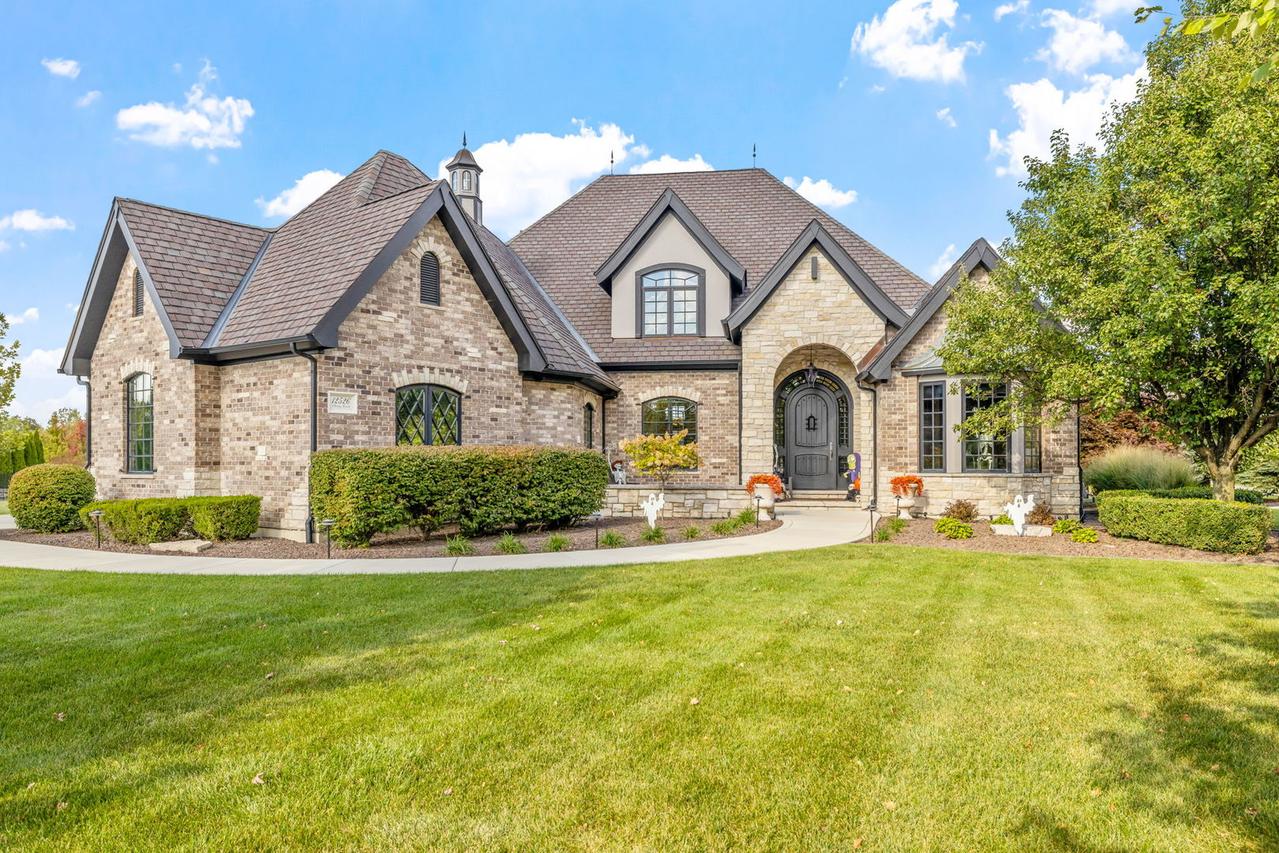 12526 Surrey Ct., Mokena, IL 60448