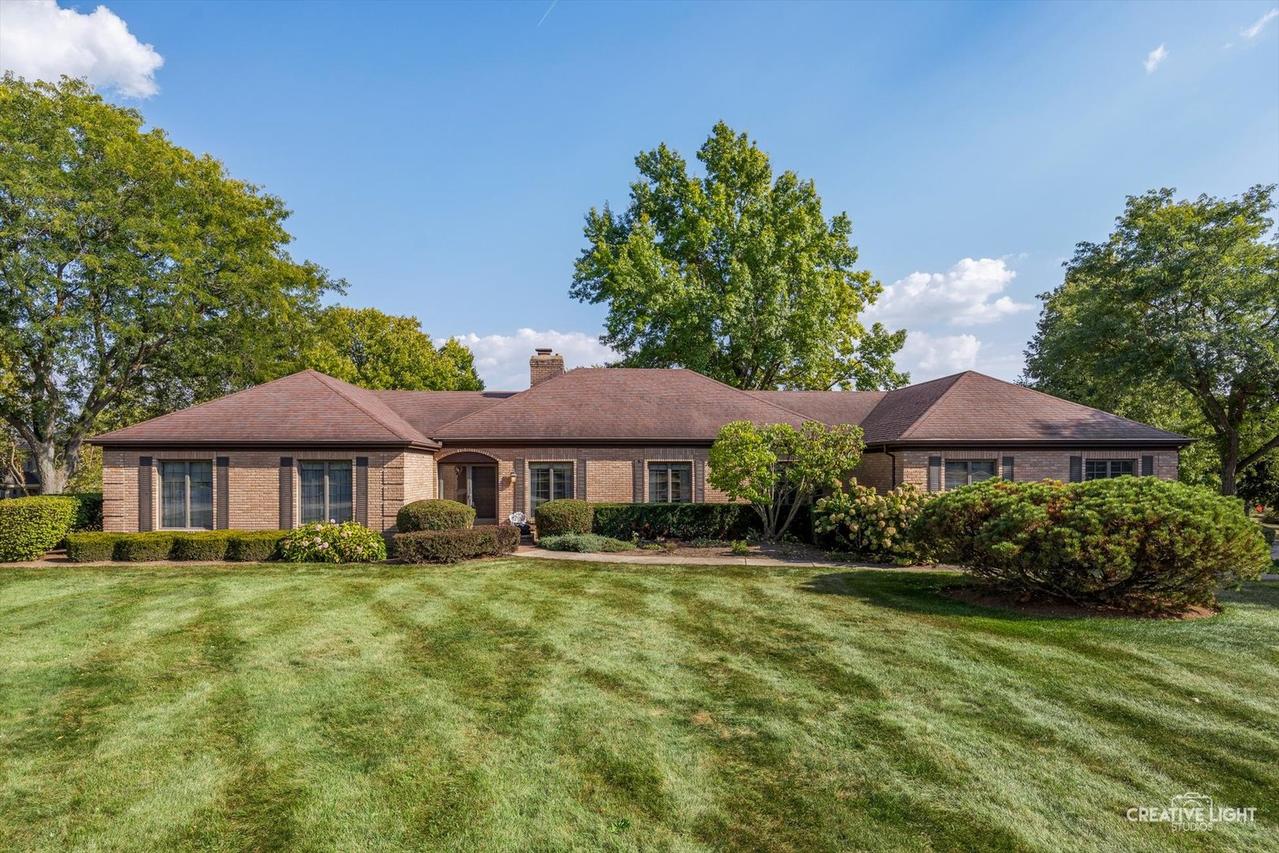 9N601 Santa Fe Tr., Elgin, IL 60124
