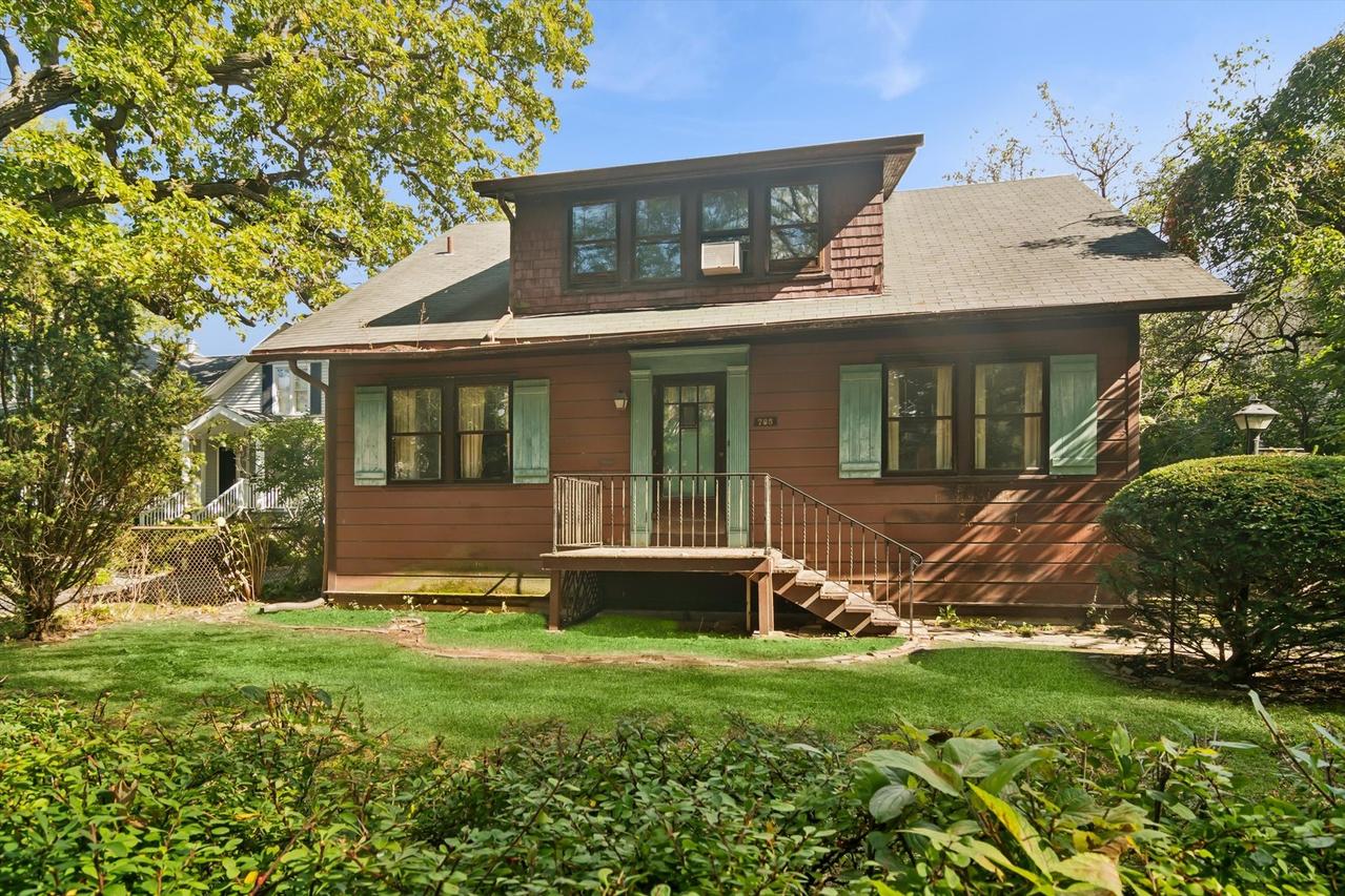 785 Locust St., Winnetka, IL 60093