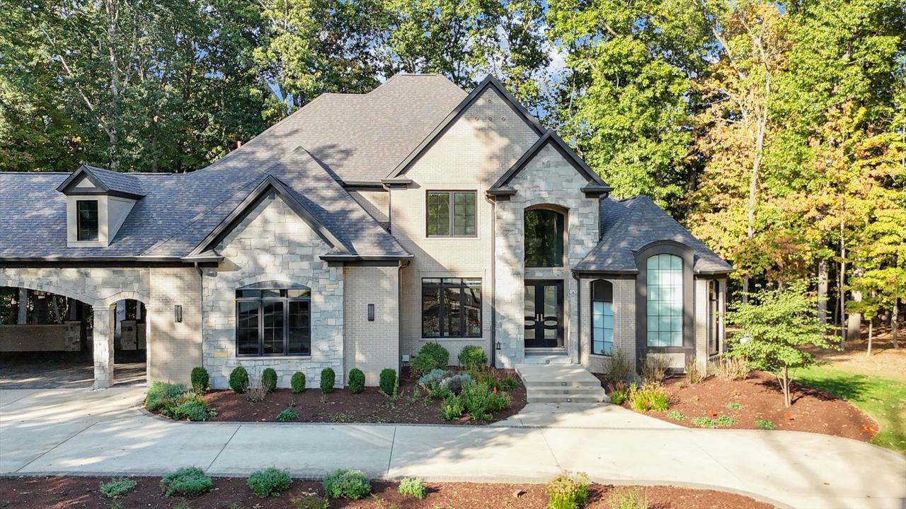 1410 E White Oak Rd., Mahomet, IL 61853