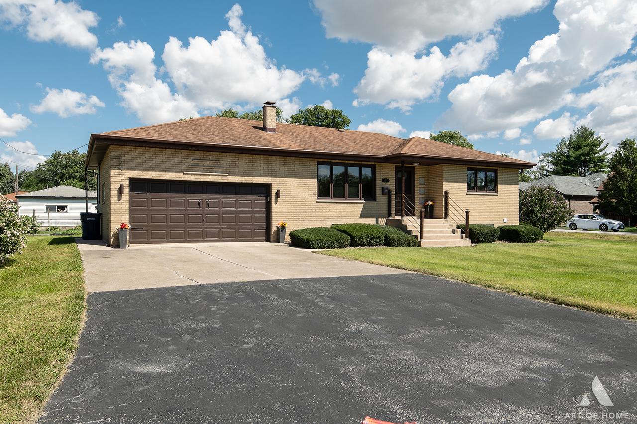 6710 W 115th St., Worth, IL 60482