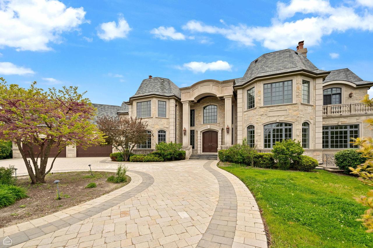 2202 Martin Ln., Northfield, IL 60093
