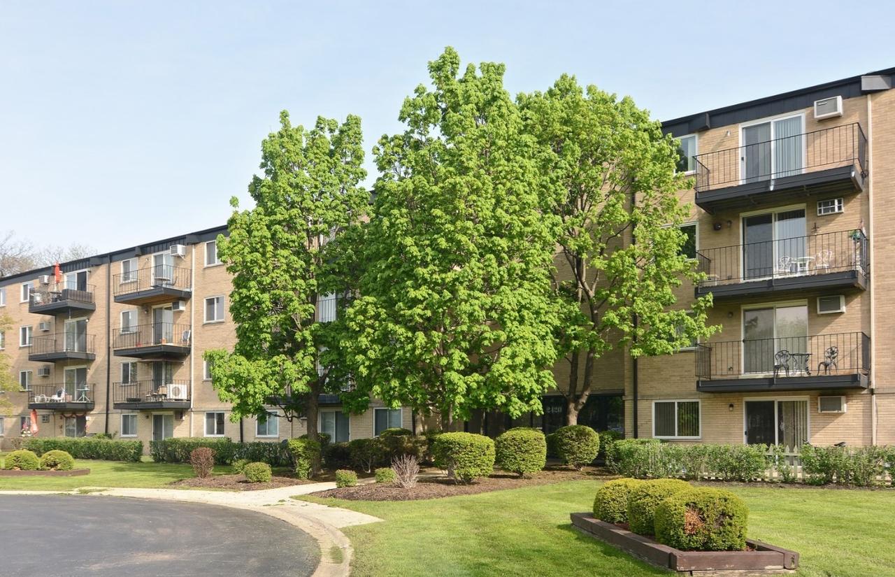 2420 E Brandenberry Ct. #4C, Arlington Heights, IL 60004