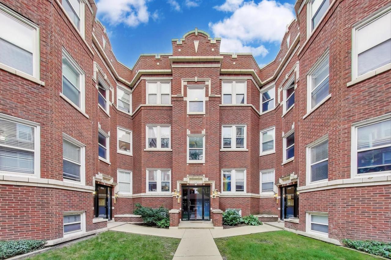 6421 N Greenview Ave. #2W, Chicago, IL 60626