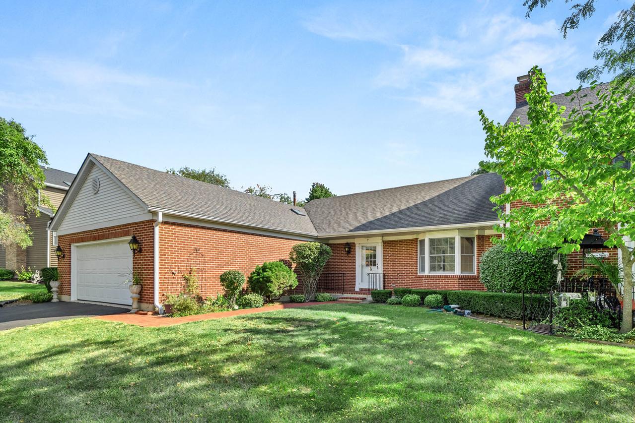 7 Douglas Dr., Sugar Grove, IL 60554