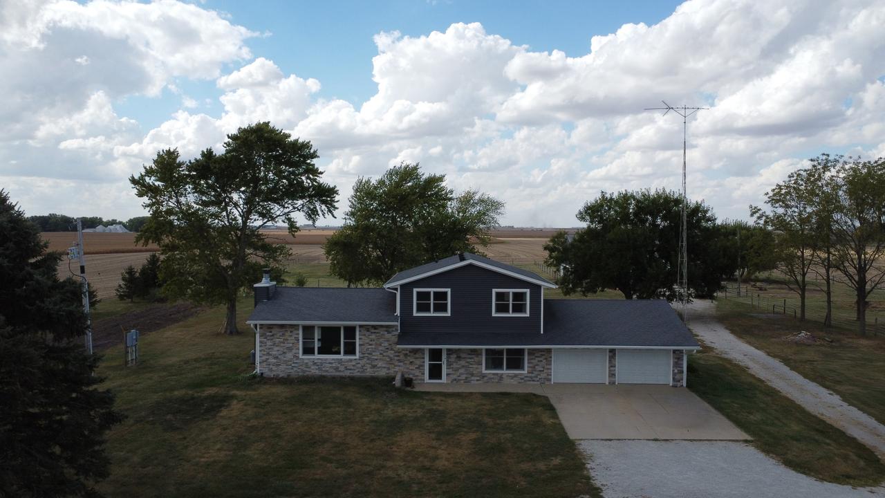 1985 N 670 E Rd., Gilman, IL 60938