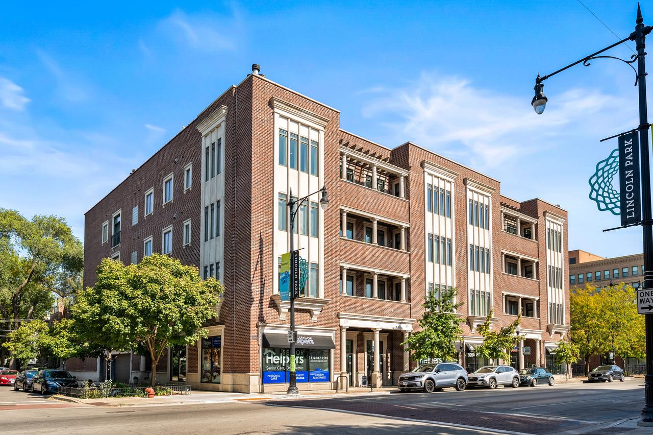 2401 N Janssen Ave. #203, Chicago, IL 60614