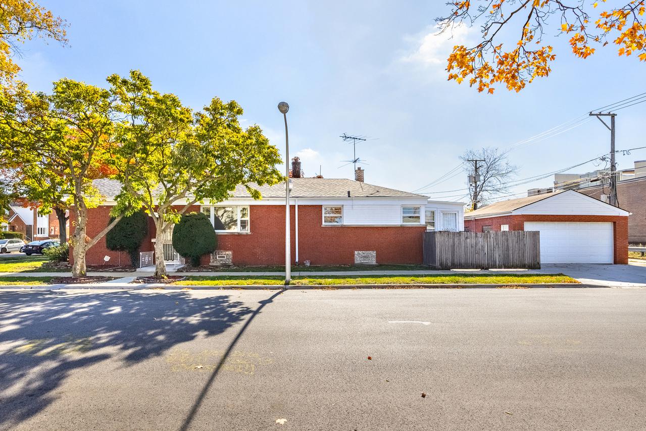 9000 S Cornell Ave., Chicago, IL 60617