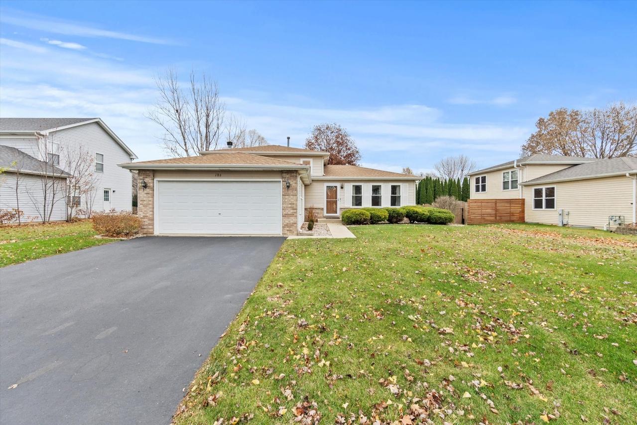 186 Chestnut Ln., Bolingbrook, IL 60490