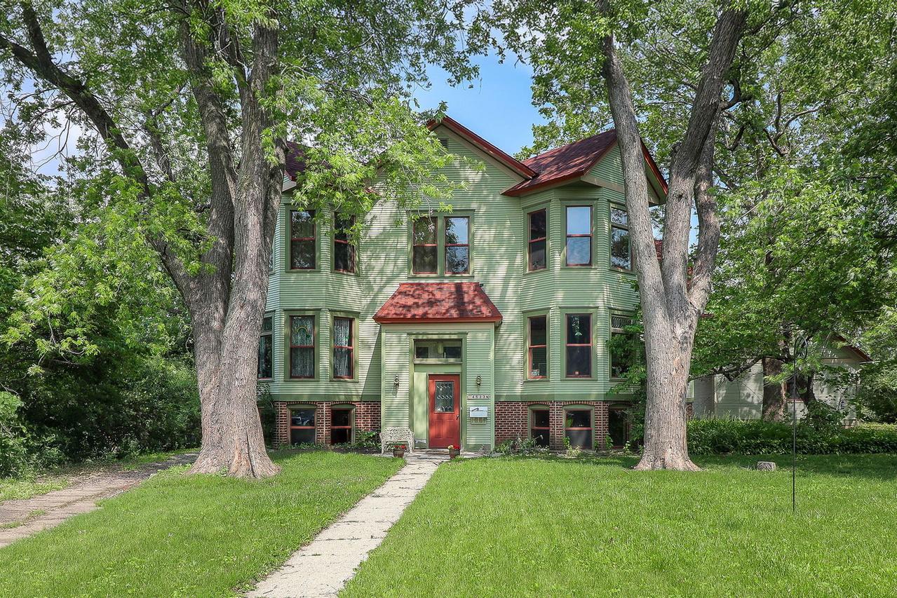 4533 Highland Ave., Downers Grove, IL 60515