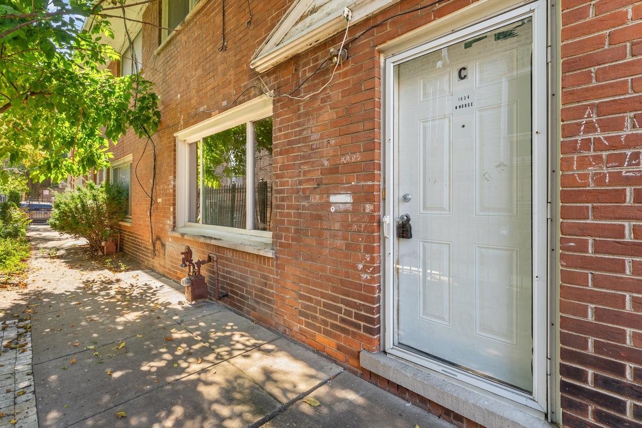 1634 W Morse Ave. #C, Chicago, IL 60626