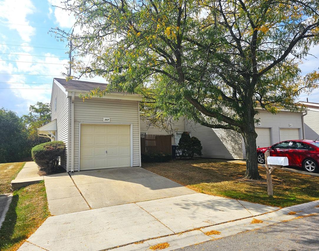 307 E Alpine Dr., Glendale Heights, IL 60139