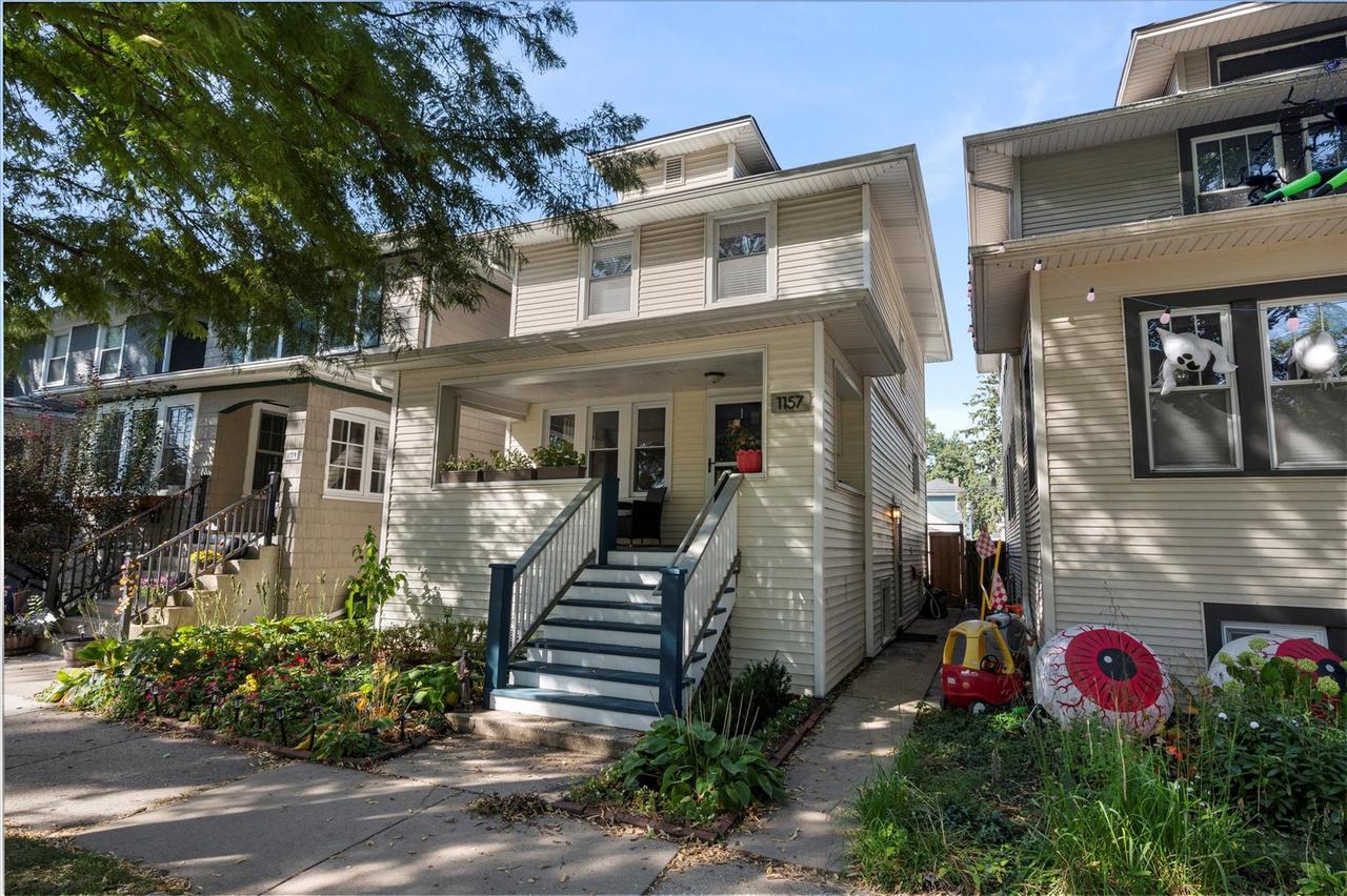 1157 Gunderson Ave., Oak Park, IL 60304