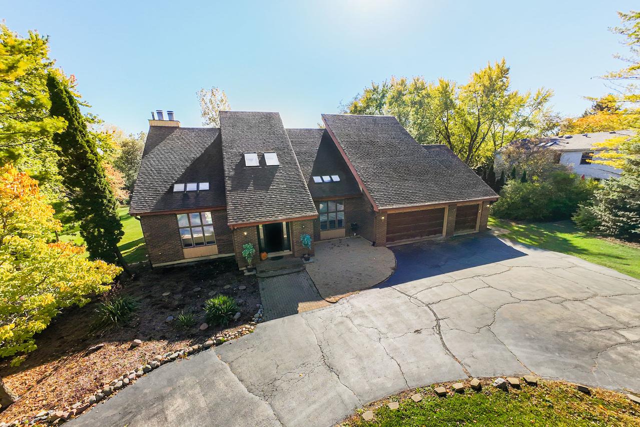 336 Roberts Rd., Inverness, IL 60010