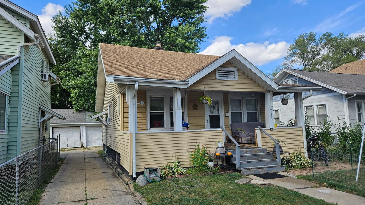2219 S 4th St., Rockford, IL 61104