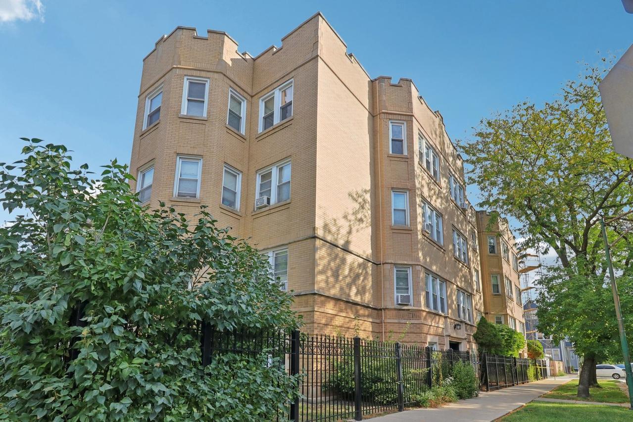 3558 W Belle Plaine Ave. #3, Chicago, IL 60618